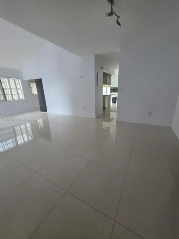 710 SW 99th Court Circle Miami FL 33174
