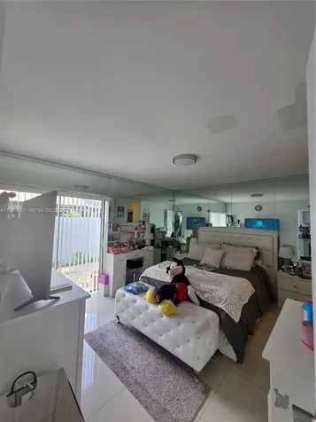 710 SW 99th Court Circle Miami FL 33174