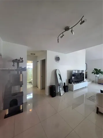 710 SW 99th Court Circle Miami FL 33174