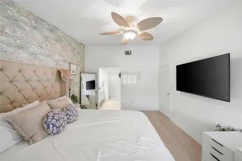 677 SE 22nd Drive Homestead FL 33033