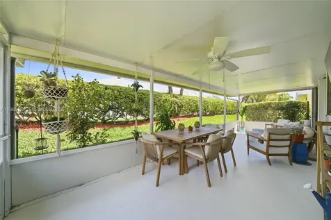 677 SE 22nd Drive Homestead FL 33033
