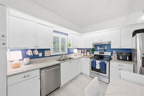 677 SE 22nd Drive Homestead FL 33033