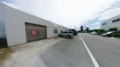 1079 E 24th Street Hialeah FL 33013