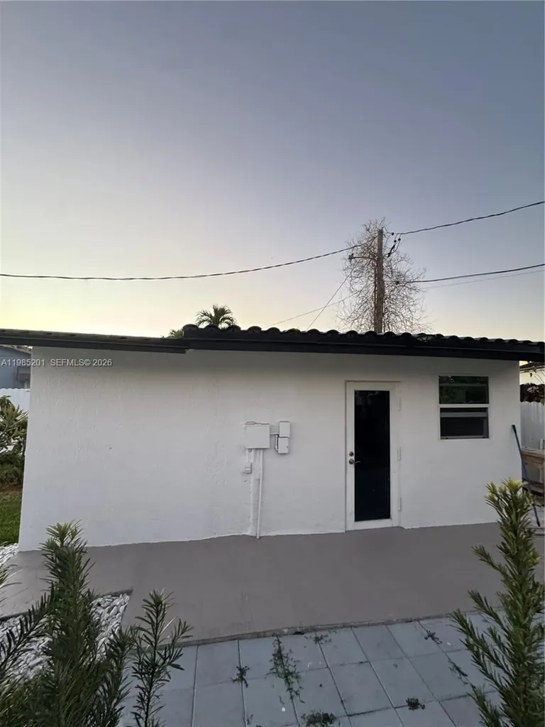 9633 SW 11th Terrace Miami FL 33174