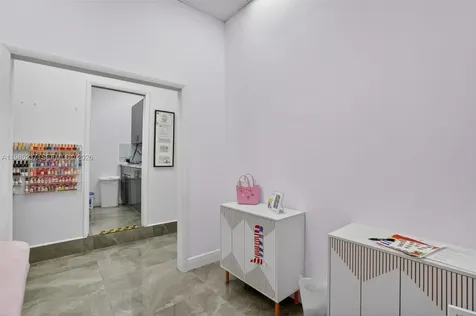 Full Service Beauty Salon For Sale In Bird Road Miami FL 33165