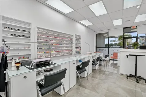 Full Service Beauty Salon For Sale In Bird Road Miami FL 33165