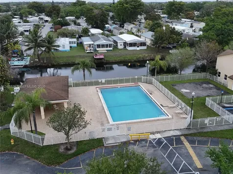 6627 Winfield Boulevard Margate FL 33063