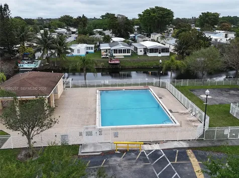 6627 Winfield Boulevard Margate FL 33063