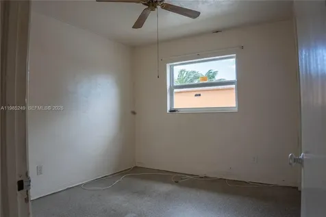 3230 SW 47th Avenue West Park FL 33023
