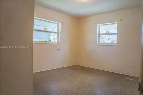 3230 SW 47th Avenue West Park FL 33023