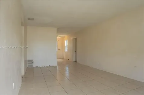 3230 SW 47th Avenue West Park FL 33023