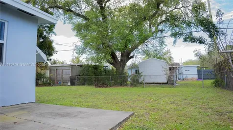 3230 SW 47th Avenue West Park FL 33023