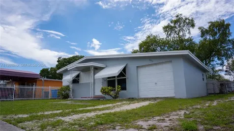 3230 SW 47th Avenue West Park FL 33023