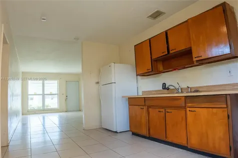 3230 SW 47th Avenue West Park FL 33023