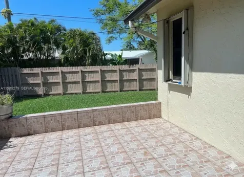633 NE 2nd Street Dania Beach FL 33004