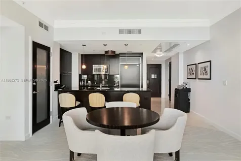 4391 Collins Avenue Miami Beach FL 33140