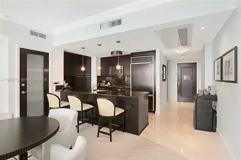 4391 Collins Avenue Miami Beach FL 33140