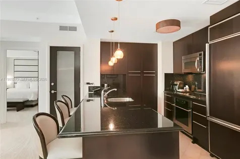 4391 Collins Avenue Miami Beach FL 33140
