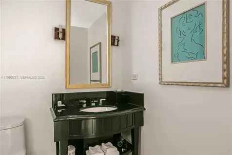 4391 Collins Avenue Miami Beach FL 33140