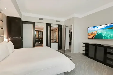 4391 Collins Avenue Miami Beach FL 33140