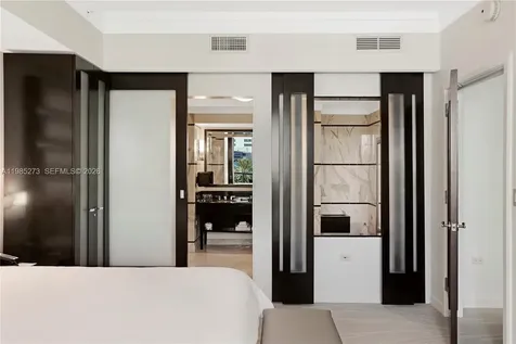 4391 Collins Avenue Miami Beach FL 33140
