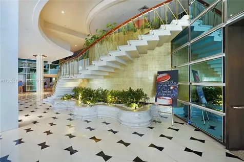 4391 Collins Avenue Miami Beach FL 33140