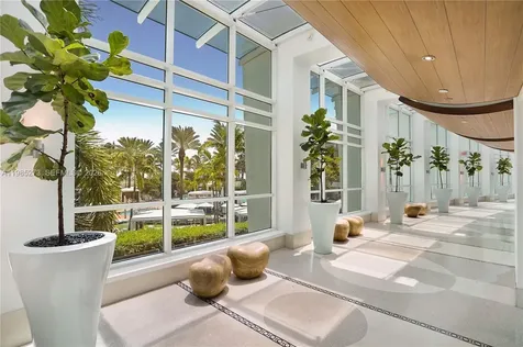 4391 Collins Avenue Miami Beach FL 33140