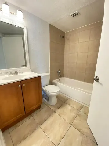 8290 Lake Drive Doral FL 33166