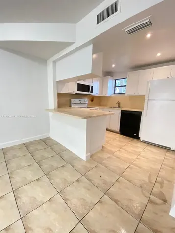 8290 Lake Drive Doral FL 33166