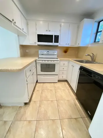 8290 Lake Drive Doral FL 33166