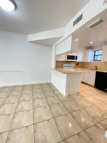 8290 Lake Drive Doral FL 33166