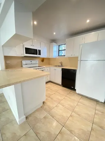 8290 Lake Drive Doral FL 33166