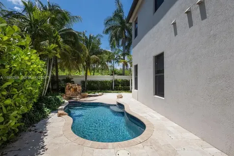 9602 W 35th Lane Hialeah FL 33018