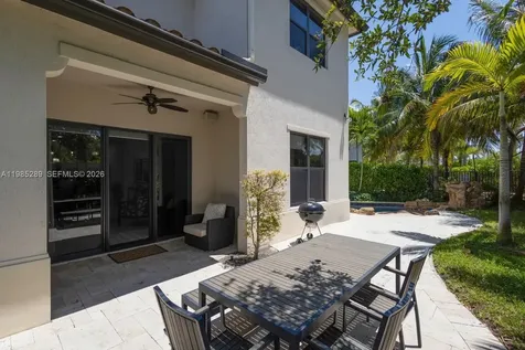 9602 W 35th Lane Hialeah FL 33018