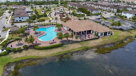 9602 W 35th Lane Hialeah FL 33018