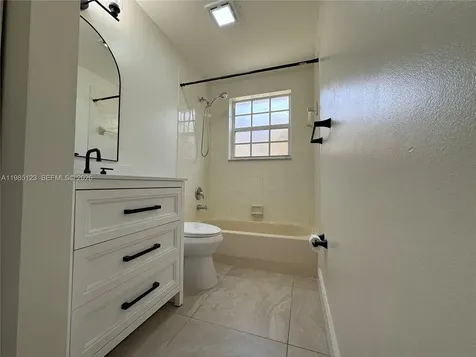 15686 NW 12th Manor Pembroke Pines FL 33028