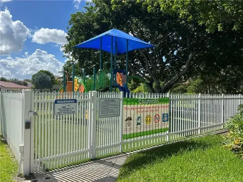 15686 NW 12th Manor Pembroke Pines FL 33028