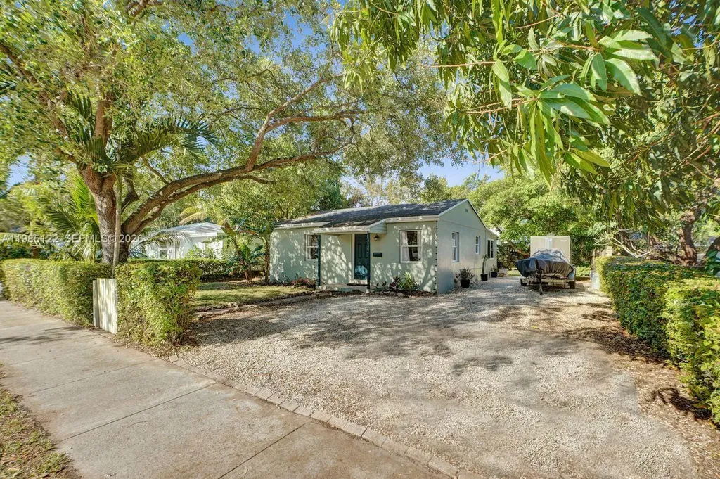 6420 SW 58th Place South Miami FL 33143
