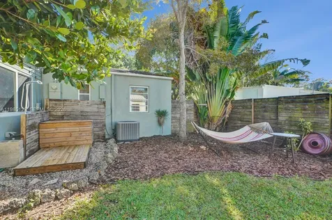 6420 SW 58th Place South Miami FL 33143