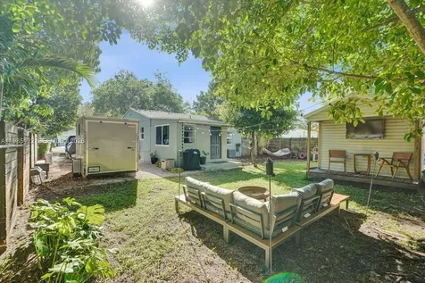 6420 SW 58th Place South Miami FL 33143