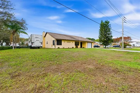 2580 SW Bayshore Boulevard Port St. Lucie FL 34984
