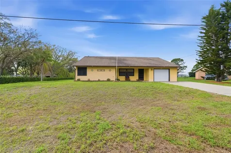 2580 SW Bayshore Boulevard Port St. Lucie FL 34984