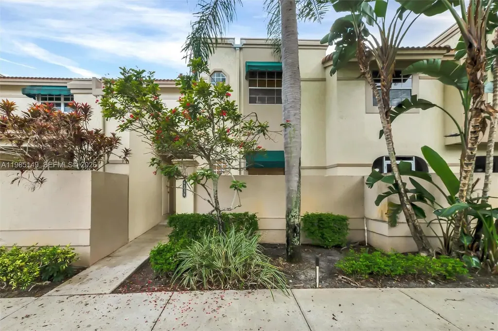 6538 Via Regina Boca Raton FL 33433
