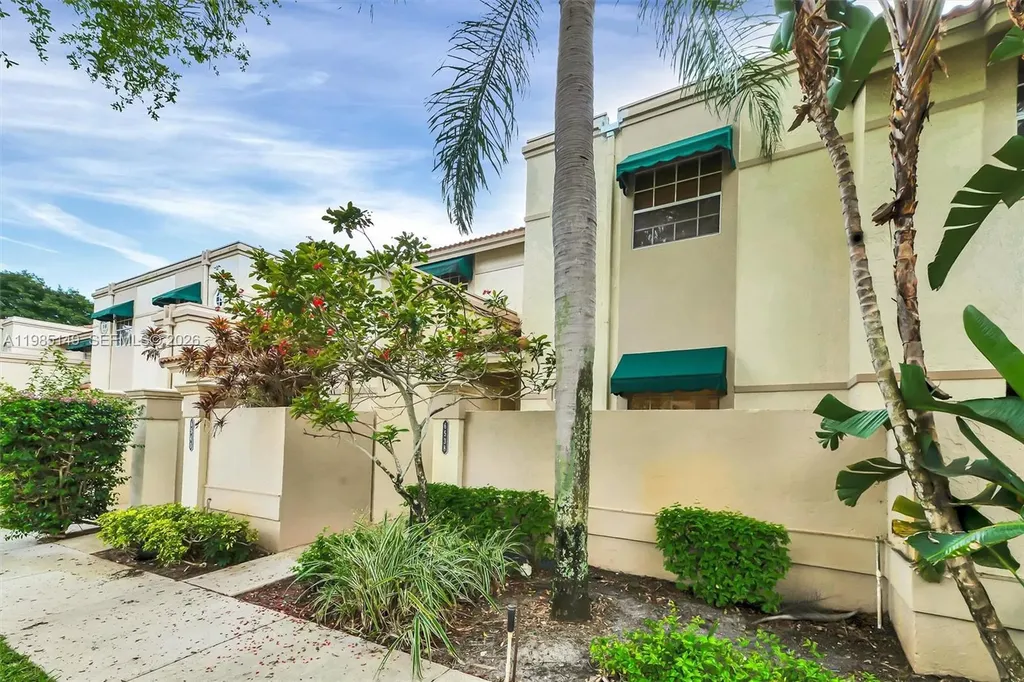 6538 Via Regina Boca Raton FL 33433