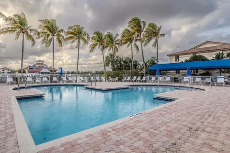 6538 Via Regina Boca Raton FL 33433