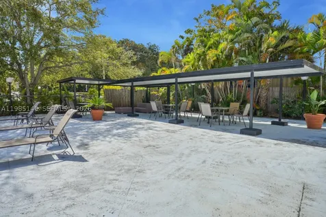 16950 W Dixie Highway North Miami Beach FL 33160