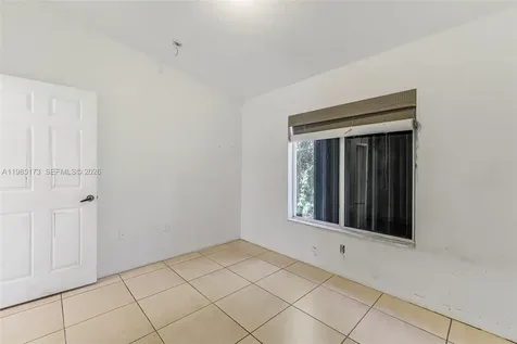 3916 SW 48th Avenue Pembroke Park FL 33023
