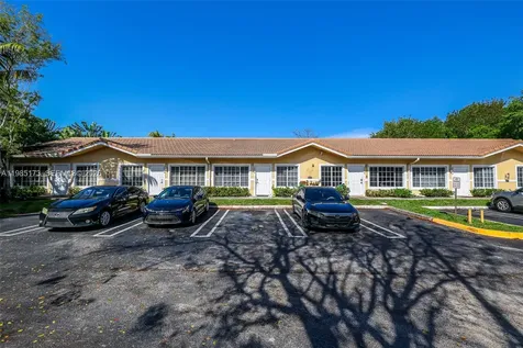 3916 SW 48th Avenue Pembroke Park FL 33023