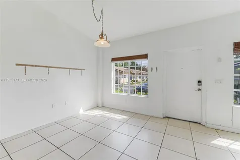 3916 SW 48th Avenue Pembroke Park FL 33023