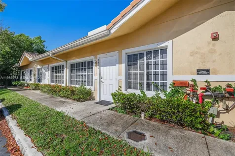3916 SW 48th Avenue Pembroke Park FL 33023